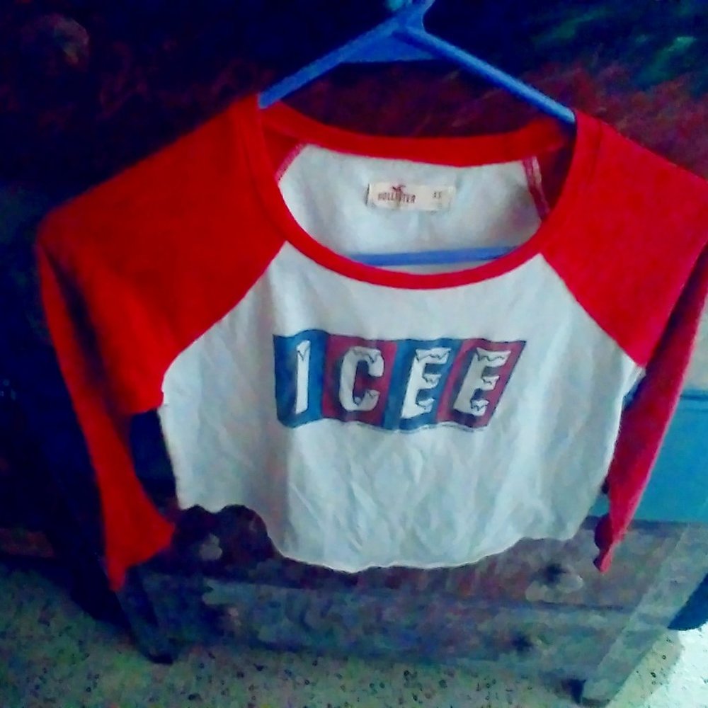 Hollister crop top size xs